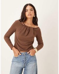 ASOS - Geborstelde Fijngeribbelde Top Met Wijde Hals En Lange Mouwen - Lyst