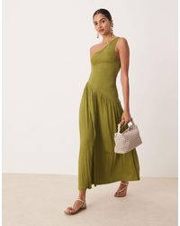 ASOS - Robe mi-longue asymétrique effet froissé à taille basse et corsage froncé - olive - Lyst