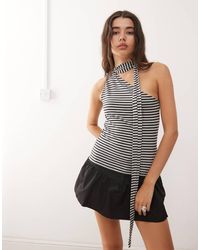 Weekday - Top A Rayas Negro Apagado Y Grises Asimétrico Con Cuello Halter Exclusivo En Asos De - Lyst