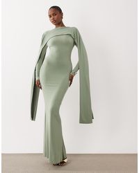 ASOS - Maxi Jurk Van Gladde Stof Met Lange Mouwen En Extreme Cape-Schouder - Lyst
