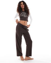 Brave Soul - Pyjamaset Van Cropped T-Shirt Met Lange Mouwen En Geruite Broek - Lyst
