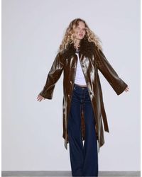 Stradivarius - Trench-coat long imitation cuir - marron - Lyst