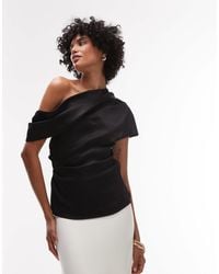 Mango - – schulterfreies, drapiertes satin-oberteil - Lyst
