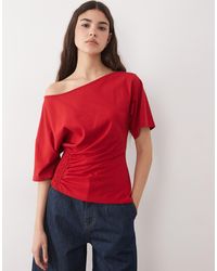 ASOS - Shir Cinch Waist Off The Shoulder Asymmetric Tee - Lyst