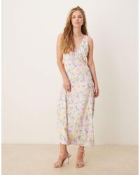 Y.A.S - – maxikleid aus satin mit v-ausschnitt und blumenmuster - Lyst