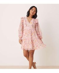 Vila - Mini Jurk Met Opengewerkt Kant, Ruches En Bloemenprint - Lyst