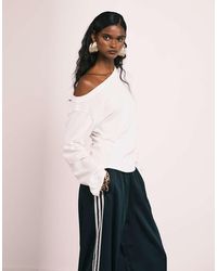 ASOS - T-Shirt Color Crema A Maniche Lunghe Con Spalla Scoperta E Vita Stile Corsetto - Lyst