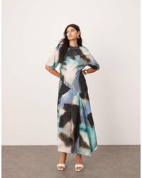 ASOS - – maxikleid aus satin mit geripptem detail und mehrfarbigem abstraktem muster - Lyst