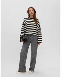 Vero Moda - Olivia gerippter strickpullover mit rundhalsausschnitt und überschnittenen schultern - Lyst