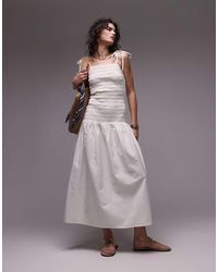 TOPSHOP - – gerafftes midi-trägerkleid aus leinen - Lyst