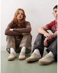 Vans - Authentic - baskets en daim avec semelle en crêpe - beige - Lyst