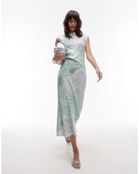 & Other Stories - Robe mi-longue satinée coupée en biais à imprimé effet huilé et détail drapé - Lyst