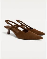 Stradivarius - Pumps Van Leer Met Kitten Hakken - Lyst