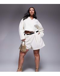 ASOS - Pantalones Cortos De Sastre Con Cinturón De Tejido Texturizado De Curve (Parte De Un Conjunto)-Neutro - Lyst
