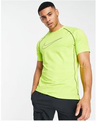 Nike Synthetic Pro Colorburst Fitted T-shirt in Black for Men | Lyst