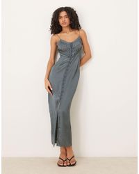 ASOS - – maxi-trägerkleid aus stahlgrauem satin mit bestickter brustpartie - Lyst