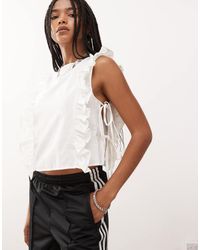 Reclaimed (vintage) - Top Blanco Con Lazadas Laterales Y Volantes De - Lyst