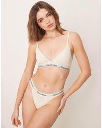 Calvin Klein - Tanga Con Laterales Estrechos, Logo En La Cinturilla Y Patrón De Corazones Y Monograma Para San Valentín Modern Cotton De - Lyst