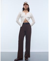 Stradivarius - Pantalon droit élégant et fluide avec ceinture - marron - Lyst
