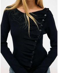 NA-KD - Asymmetric Buttoned Knitted Top - Lyst