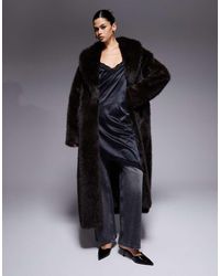 Aria Cove - Chaqueta Larga Marrón Extragrande Con Cuello De Piel Sintética De - Lyst