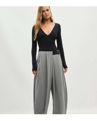 Stradivarius - Petite Darted Smart Trousers With Belt - Lyst
