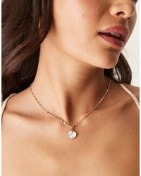 ASOS - Collana Dorata Con Ciondolo Piccolo Con Perla Sintetica E Conchiglia - Lyst