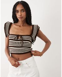 Miss Selfridge - – gestreiftes cropped-strickoberteil im milchmädchen-design - Lyst