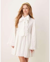 Sister Jane - Vestido Corto Con Bordado Inglés Y Lazo Meadow De X Asos - Lyst