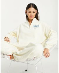 Sudadera color avena Nike de Tejido sintético de color Blanco | Lyst