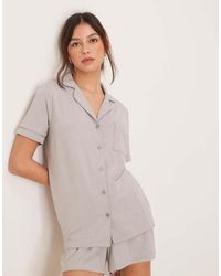 Loungeable - Pyjamaset Van Jersey Met Overhemd Met Korte Mouwen En Short - Lyst