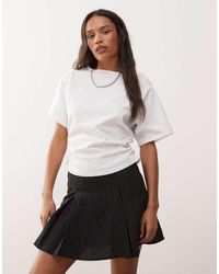 Reclaimed (vintage) - T-Shirt Met Rechte Hals En Gerimpelde Taille - Lyst