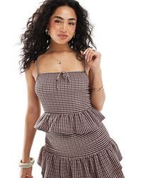 Miss Selfridge - Top froissé à volants - vichy vieux rose - Lyst