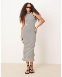 ASOS - – ärmelloses, schwarz-weiß gestreiftes häkel-midikleid mit elastischer rückenpartie - Lyst