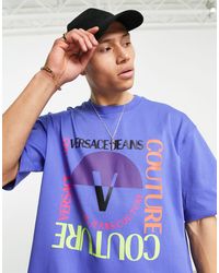 Versace - Oversized T-shirt Met Vierkant Logo Met V-embleem - Lyst