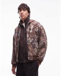 Obey - – glen – bomberjacke mit braunem military-muster und reißverschluss, kombiteil - Lyst