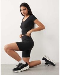 4505 - Micro Rib 8" High Waist Legging Short - Lyst
