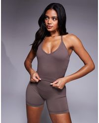 4505 - Débardeur sans coutures avec dos nu et brassière intégrée - taupe - Lyst