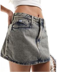 Calvin Klein - Minifalda muy corta con lavado medio - Lyst