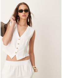 Vila - Linen Blend Cropped Tailored Waistcoat - Lyst