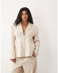 ASOS - Curve - blazer habillé d'ensemble cintré à la taille avec boutons - crème - Lyst