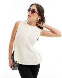 ASOS - Gebreid Gilet Met Ronde Hals En Peplum Zoom - Lyst