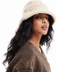 Pieces - Cappello Da Pescatore Color Crema Effetto Teddy - Lyst
