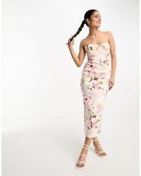 True Violet - Robe bandeau corset mi-longue à imprimé fleurs - pastel fleuri - Lyst