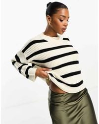 Jdy - Jersey Negro Y Crema A Rayas Con Cuello Redondo De Punto De - Lyst