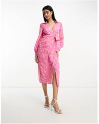 In The Style - Vestito camicia midi avvolgente rosa con stampa e laccetti laterali - Lyst