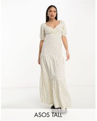 ASOS - Asos design tall - robe portefeuille mi-longue à pois avec volants étagés et manches courtes - blanc - Lyst