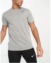Nike - Legend - t-shirt en tissu dri-fit - Lyst