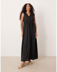 Y.A.S - Plunge Front Scallop Edge Detail Satin Maxi Dress - Lyst