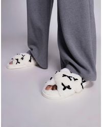 River Island - Plush Cross Strap Slippers With Bows - Lyst